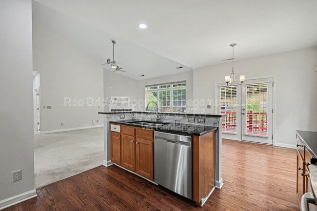 Building Photo - 2119 Baggins Ln