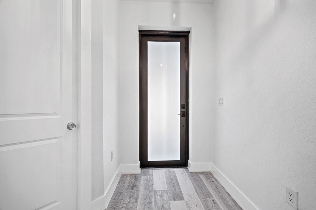 Beautiful solid front door, frosted glass - 26382 Explorer Rd