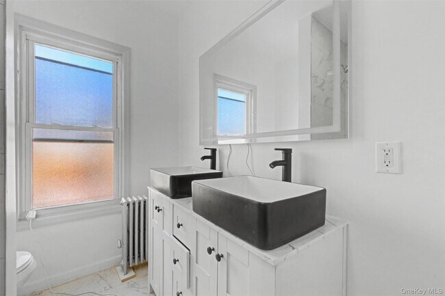 Building Photo - 457 1st St