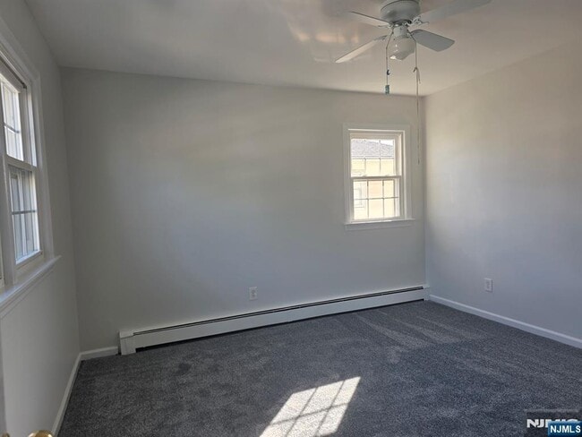 Building Photo - 633 10th St