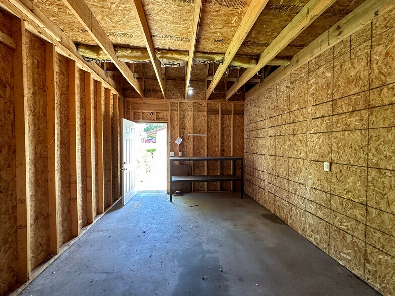 Building Photo - 1317 La Crescent St