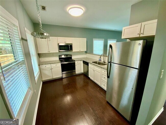 Building Photo - 294 Bass St SW