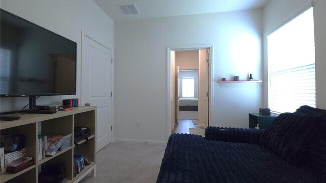 Building Photo - 124 Blazilmar Ln