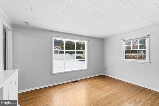 Building Photo - 1206 Sylvan Dr