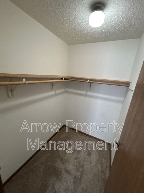 Building Photo - 203 E Arbor Ave