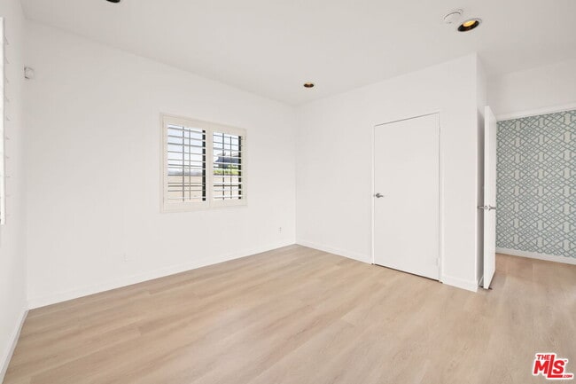 Building Photo - 1225 S Longwood Ave