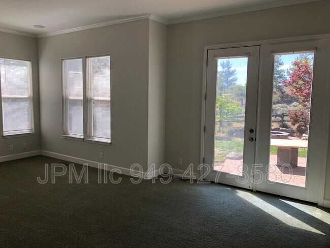 Building Photo - 3000 Granite Pointe Dr