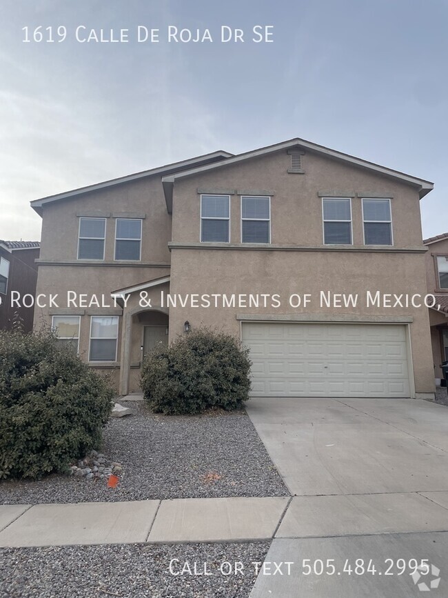 Building Photo - Spacious 4 BR plus loft in Cabezon!