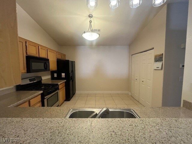 Building Photo - 3352 Kylemore St