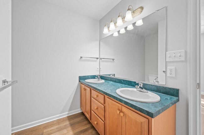 Building Photo - 419 Horizon Dr