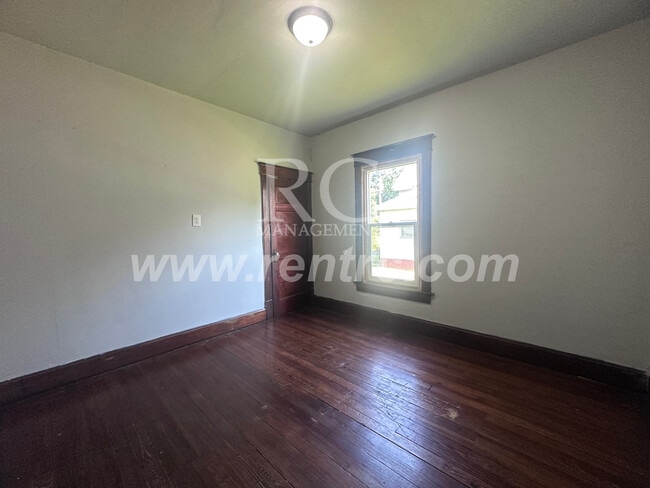 Building Photo - 6 National-