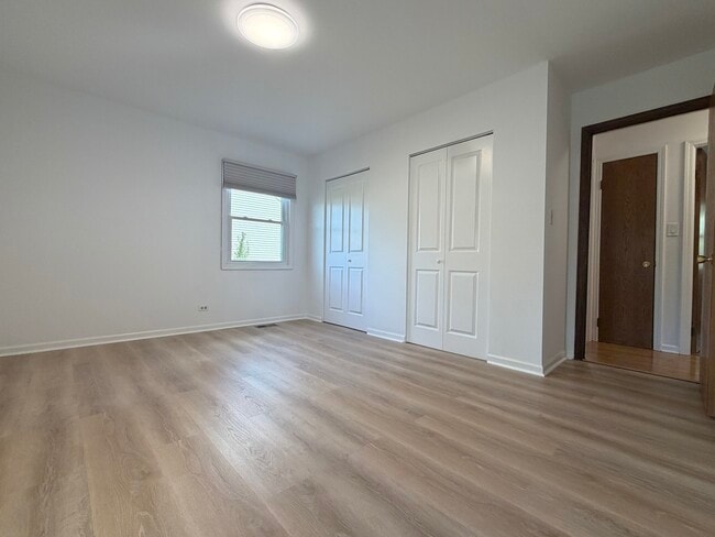 Building Photo - 1161 Parker Ln