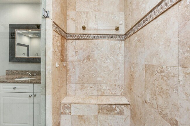 Building Photo - Gorgeous Regatta Bay 3 Bedroom Townhouse!