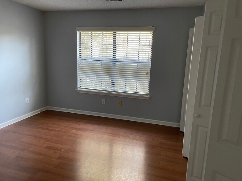 Building Photo - 2027 S Milledge Ave