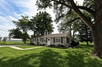 Building Photo - 2757 School Dr