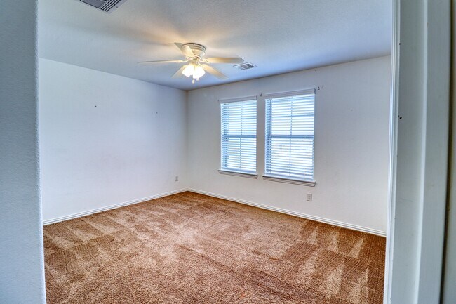 Building Photo - 8106 Royal Palm Ct