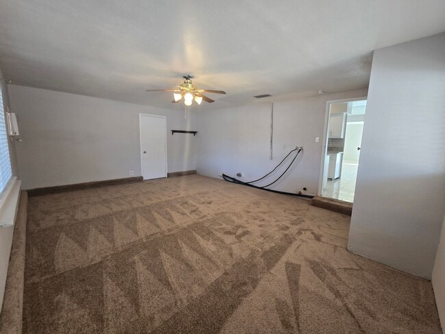 Building Photo - Lock in ($1850) off March 2026  if you move-in by Janaury 31st