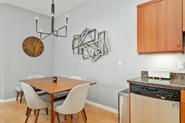 Building Photo - 889 Date St