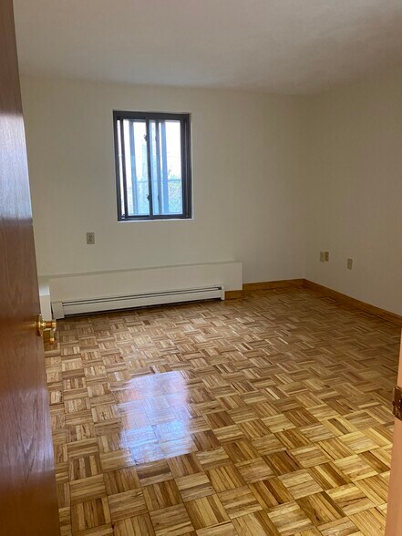 Building Photo - 714 Winthrop Ave