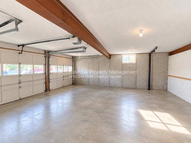 Building Photo - Beautifully Updated Home in Quiet Blue Springs Cul-de-Sac
