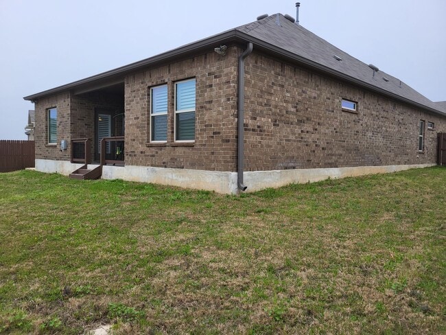 Building Photo - Ready for Move-In