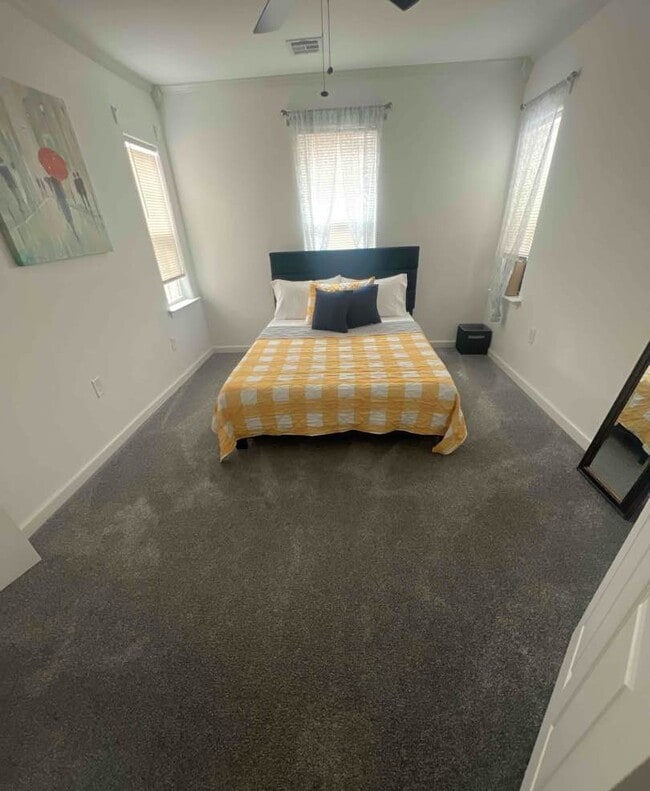 Building Photo - 1538 NE 42nd St