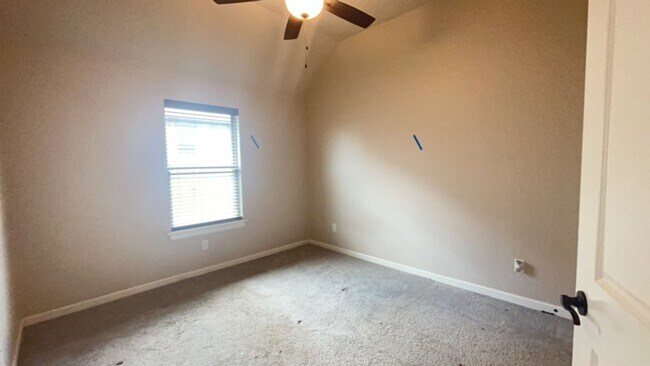 Building Photo - 4 Bedroom Home in Edmond