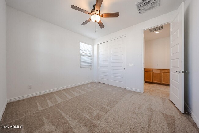 Building Photo - 14807 W Cottontail Ln