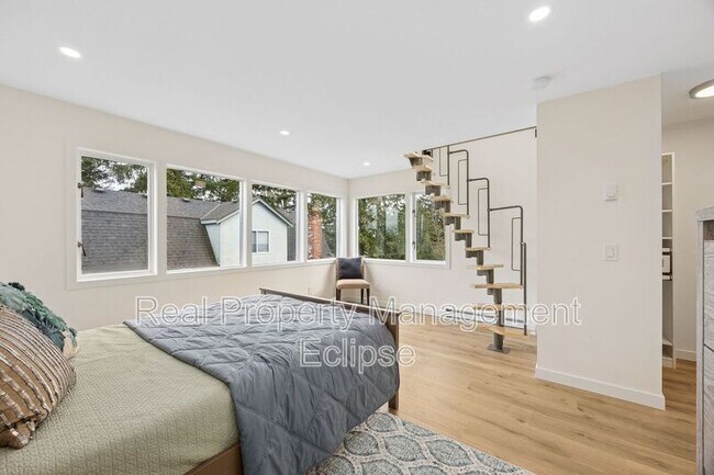 Building Photo - 742 N 90th St