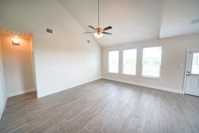 Building Photo - Stunning New Cibolo Home Now Available in Steel Creek - Realtor Commission: $500