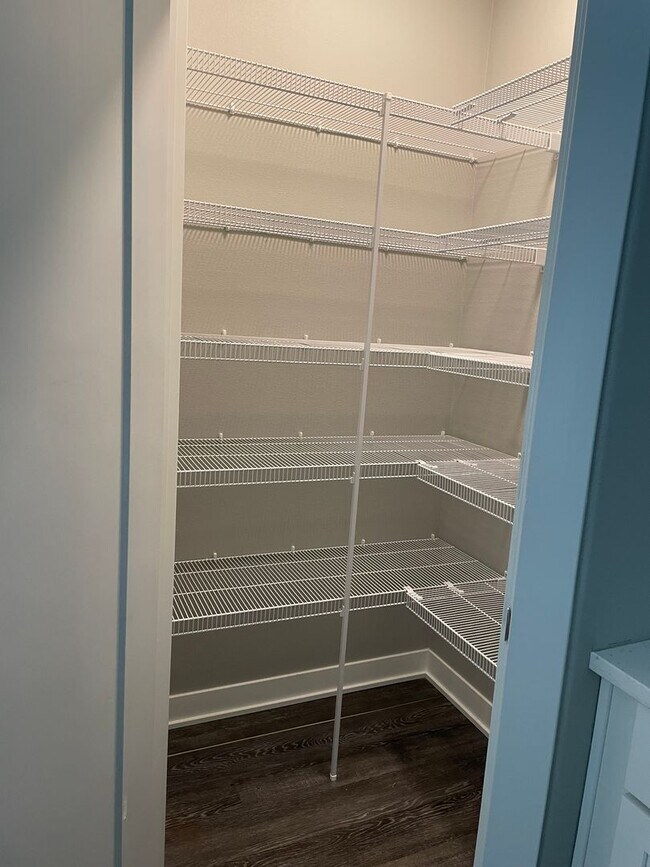 Building Photo - Beautiful newer home in West Des Moines - Waukee School Dist!