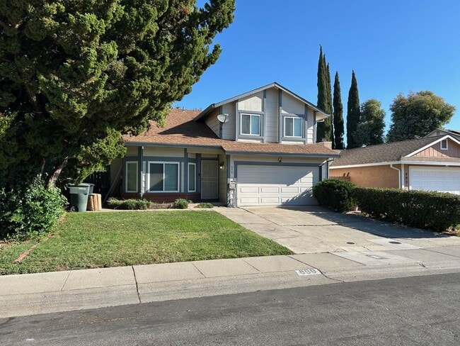 Building Photo - REDUCED!!!