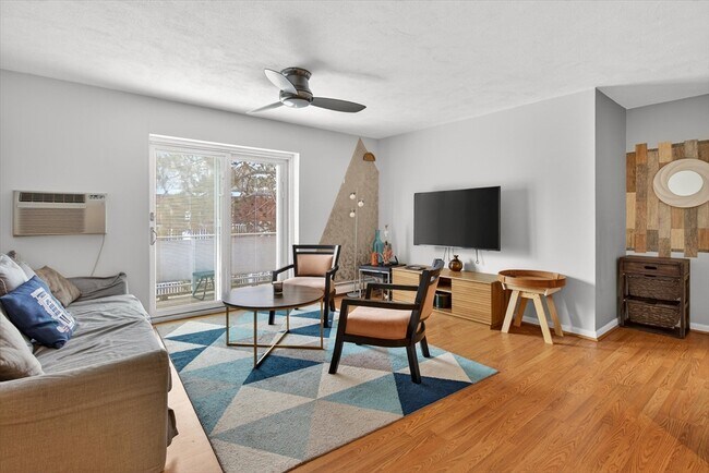 Building Photo - 272 Albion St