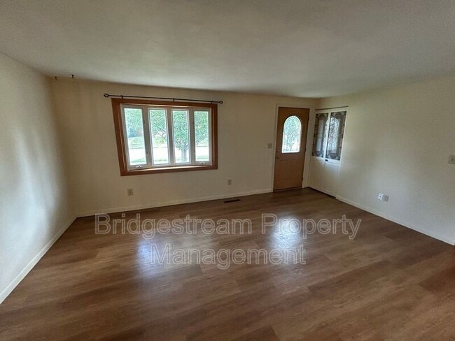 Building Photo - 7281 Klyemore Dr