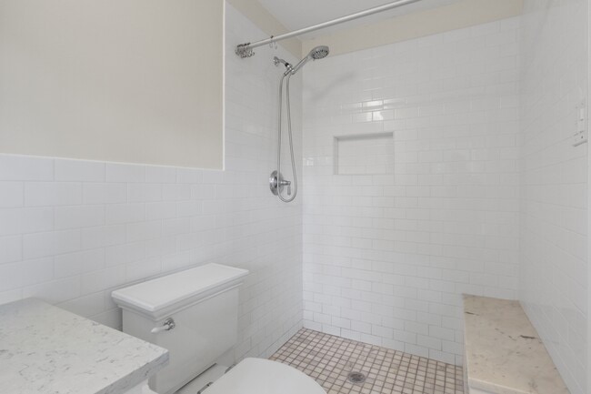 Building Photo - 892 Van Dusen Ct