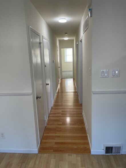 Building Photo - 7958 Langdon St