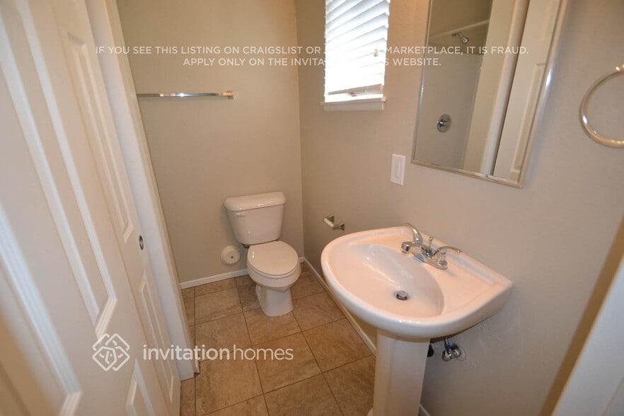 Building Photo - 3880 Finly Ct