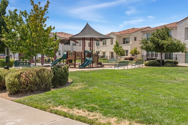 Building Photo - 5301 E Commerce Way