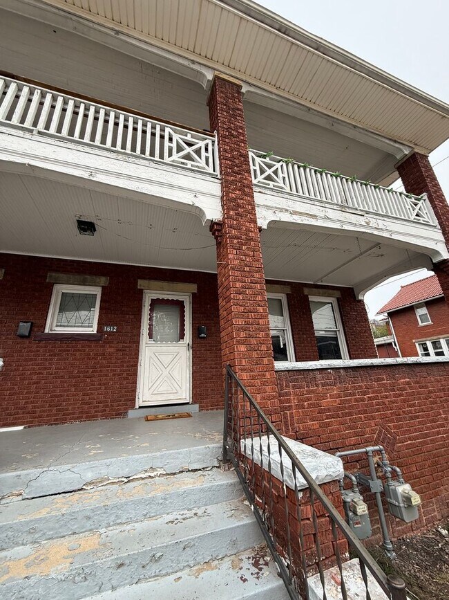 Building Photo - 1612 Quarrier St