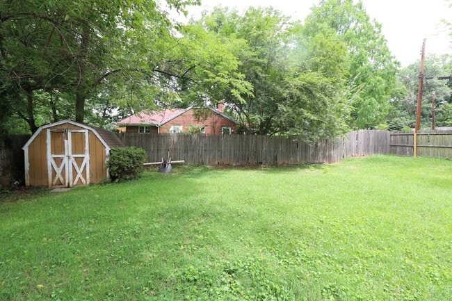 Building Photo - "Coming Soon". - Lovely 2BD/1BA Brick Rambler with large yard!