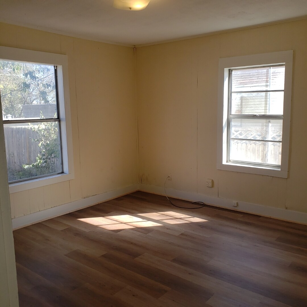 Building Photo - 316 Davis St