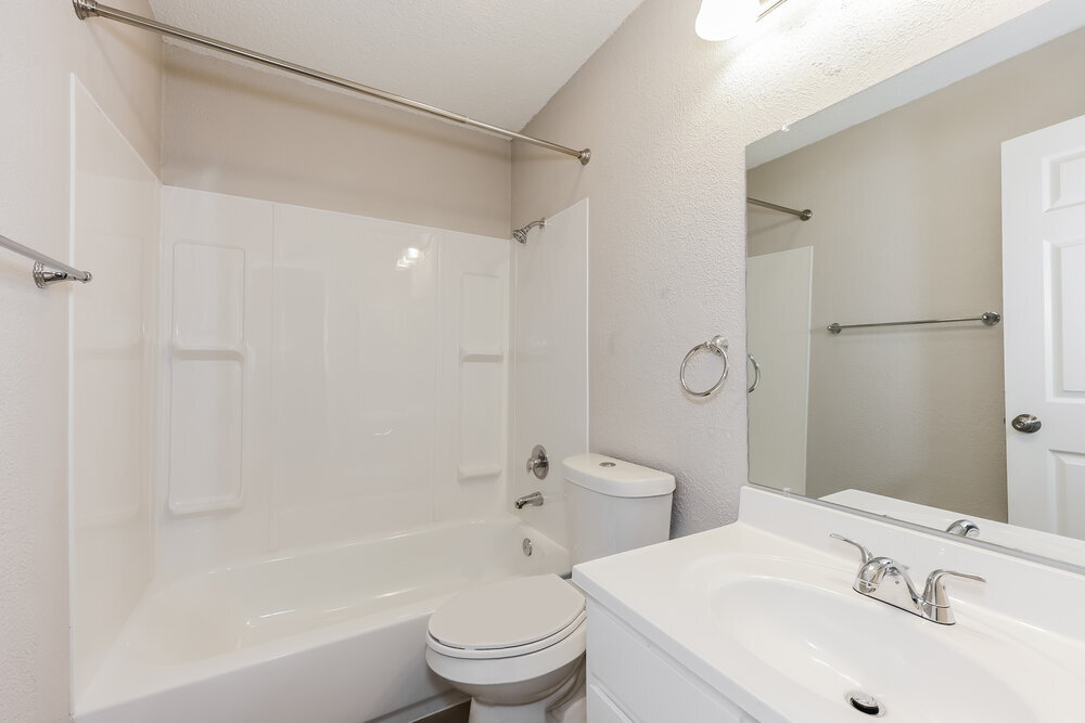 Building Photo - 6003 Cool Springs Dr
