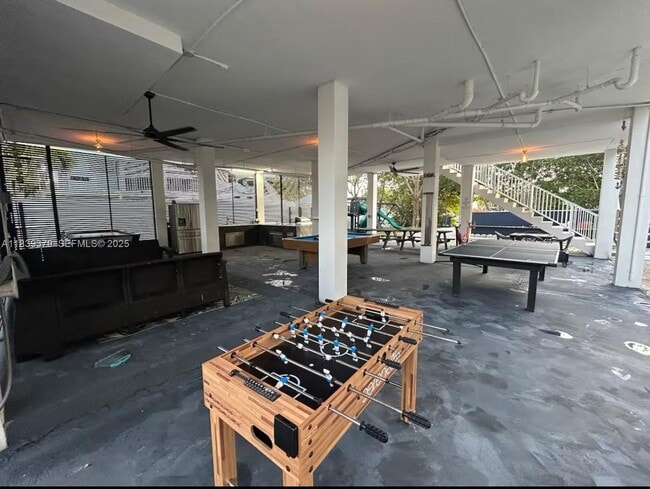 Building Photo - 350 Hazel St