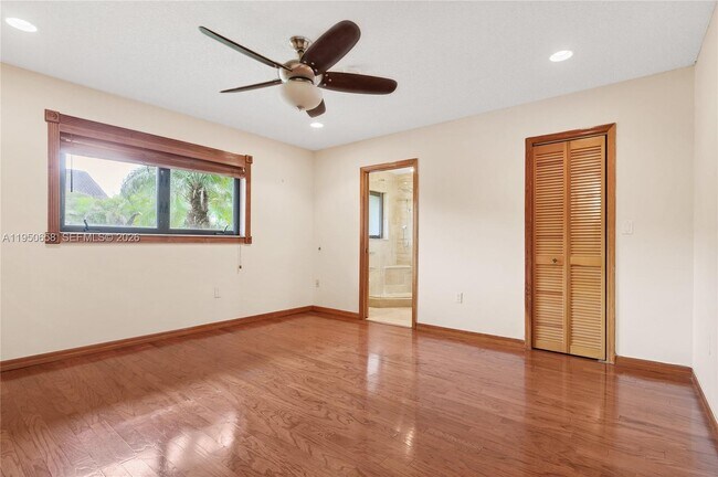 Building Photo - 8035 SW 89th Ct