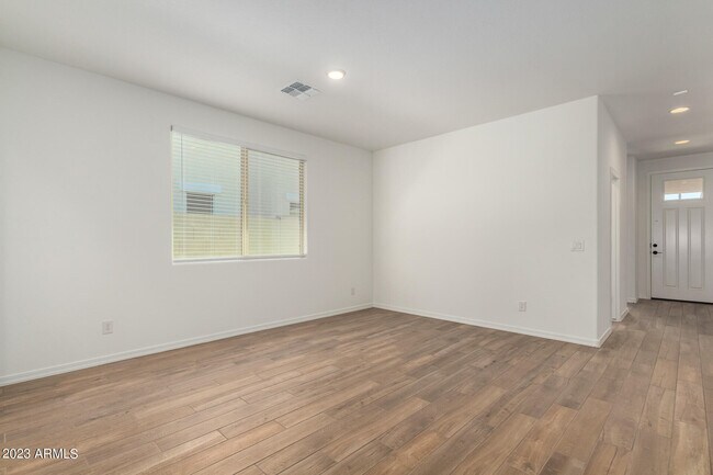 Building Photo - 17318 W Surrey Dr