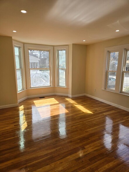 Building Photo - 55 Rockland Ave