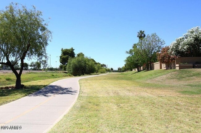 Building Photo - 7950 E Starlight Way