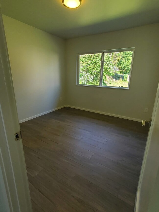 Building Photo - 12402 8th Ave SW