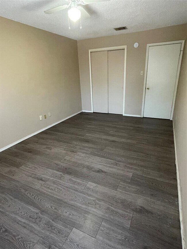 Building Photo - 13912 Conner Downs Dr