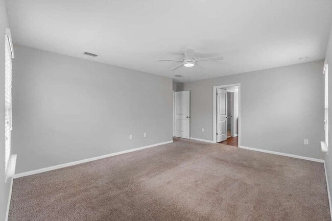 Building Photo - 4905 Kensington Ln